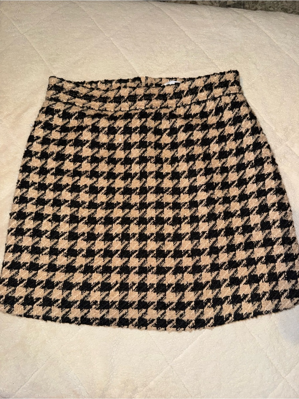 Elodie Black and Beige Houndstooth Mini Skirt